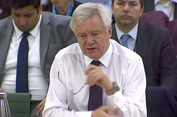 David Davis sat fyrir svörum hjá þingnefnd sem fjallar um Brexit í morgun.