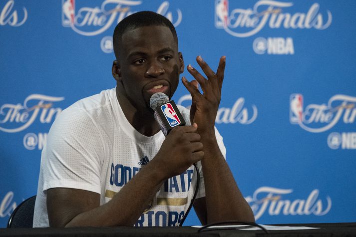 Draymond niðurlútur á blaðamannafundi eftir leik sjö hjá Golden State gegn Cleveland.