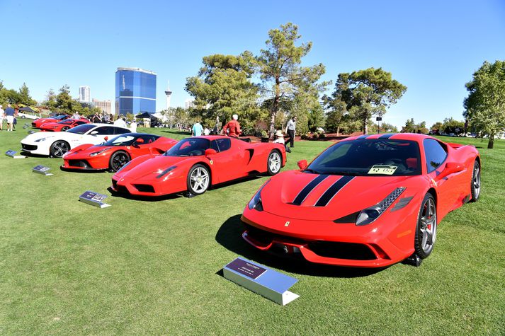 Nokkrir Ferrari-bílar til sýnis í Las Vegas. Einungis tveir Ferrari-bílar eru til á landinu.