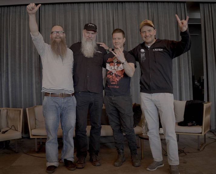 Bibbi í Skálmöld, Gunnar Sauermann, Dagur Gíslason (Misþyrming) og Guðni Th. Jóhannesson í góðum gír á Sátunni í Stykkishólmi.