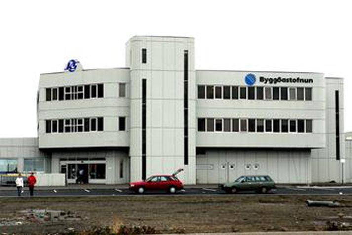 Stjórn Byggðastofnunar gagnrýnir skýrslu Stjórnhátta um stöðu stofnunarinnar. Stjórnendur Stjórnhátta vísa gagnrýninni á bug.