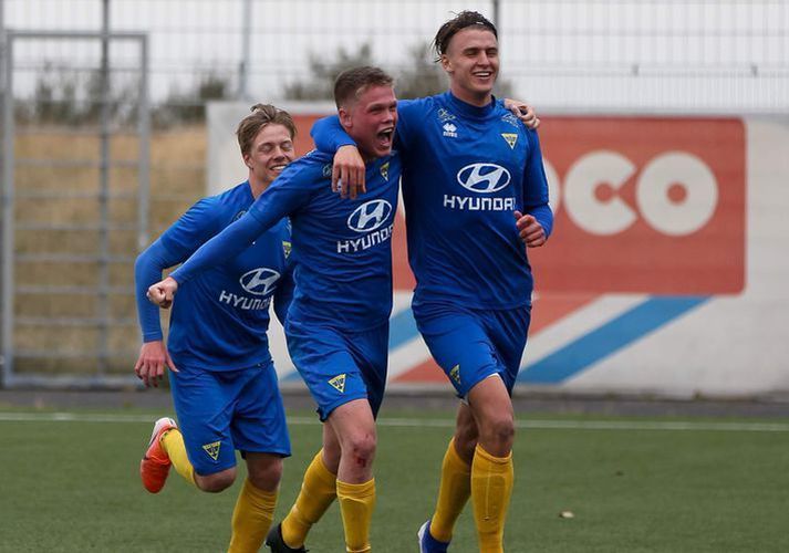 Pétur Theódór, til hægri, skoraði fyrir bæði lið í dag.