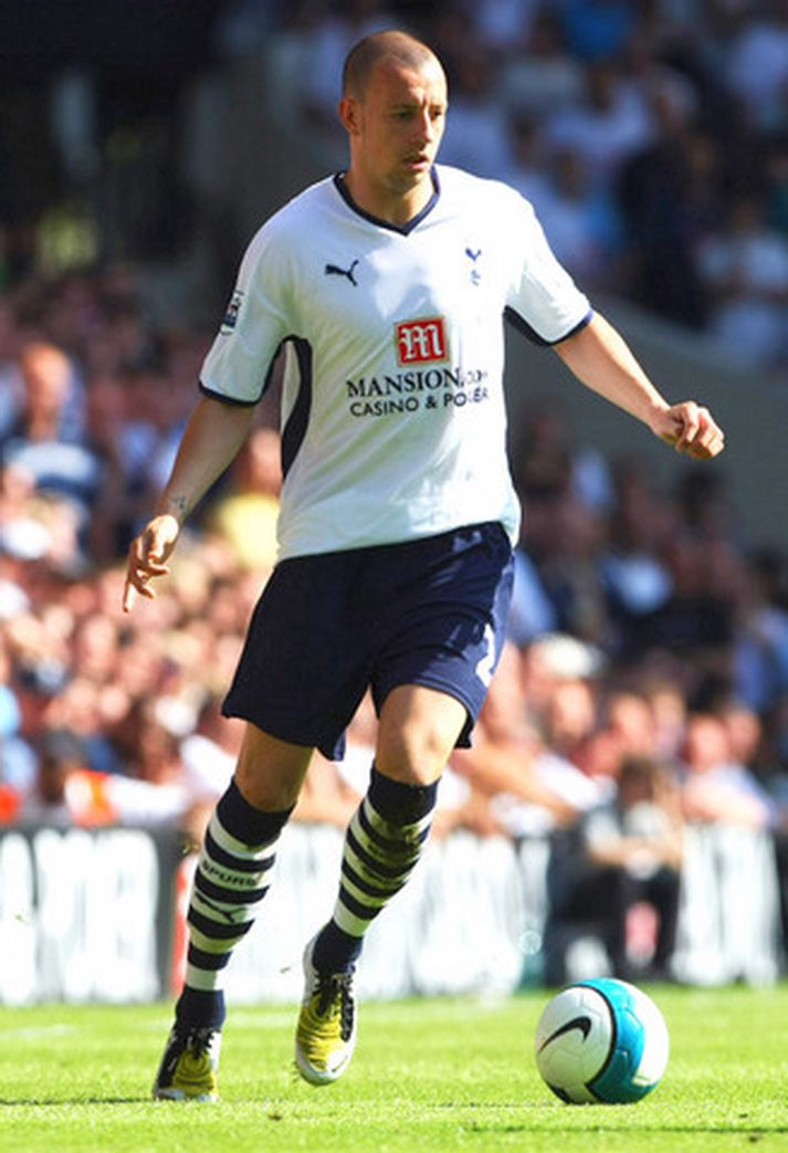 Alan Hutton í leik með Tottenham.