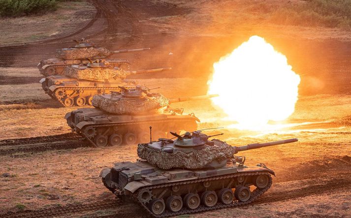 Taívanskir hermenn við æfingar á skriðdrekum af gerðinni M60A3.