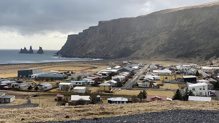 Óhappið varð um tuttugu kílómetra austur af Vík í Mýrdal.