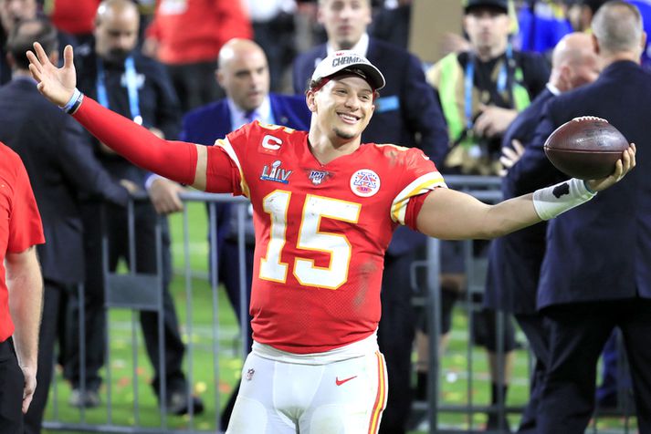 Patrick Mahomes var maður leiksins en hér fagnar hann sigri í leikslok.