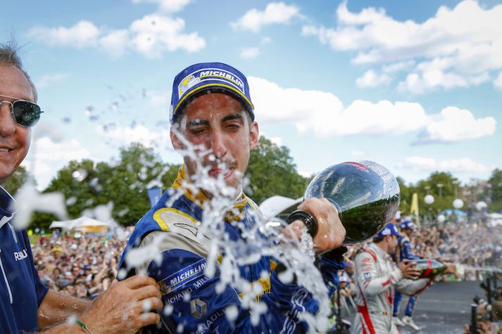 Sebastien Buemi hóf titilvörnina af krafti.