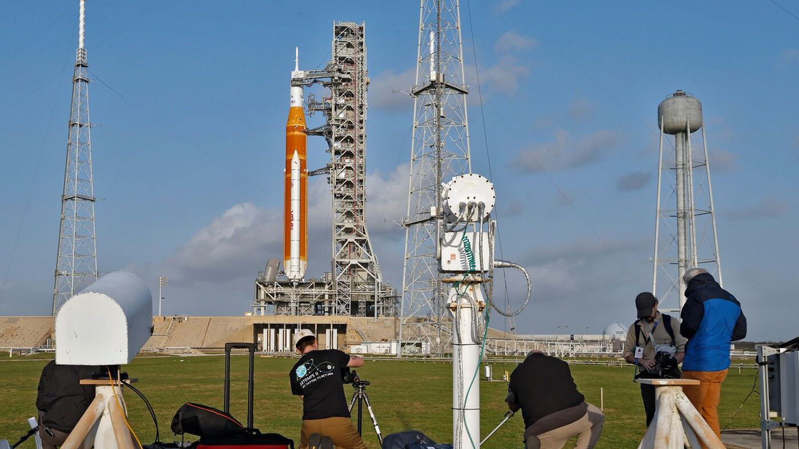 Fyrstu geimfaranir í rúma hálfa öld sendir til tunglsins