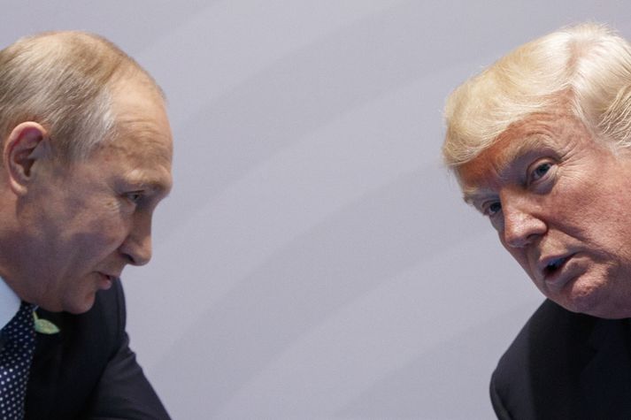 Myndin er frá árinu 2017 og tekin á ráðstefnu G-20 ríkja í Hamborg í Þýskalandi. Í kvöld mætast þeir Vladimír Pútín og Donald Trump á ný.