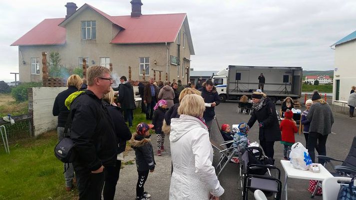 Hátíðin var sett á fimmtudagskvöld með bæjargrilli.