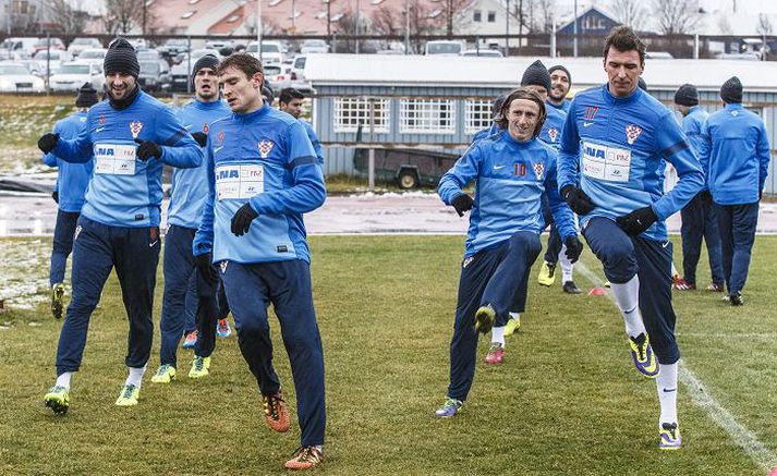 Luka Modric og Mario Mandžukic og félagar í króatíska landsliðinu æfðu á Kópavogsvellinum í gær.