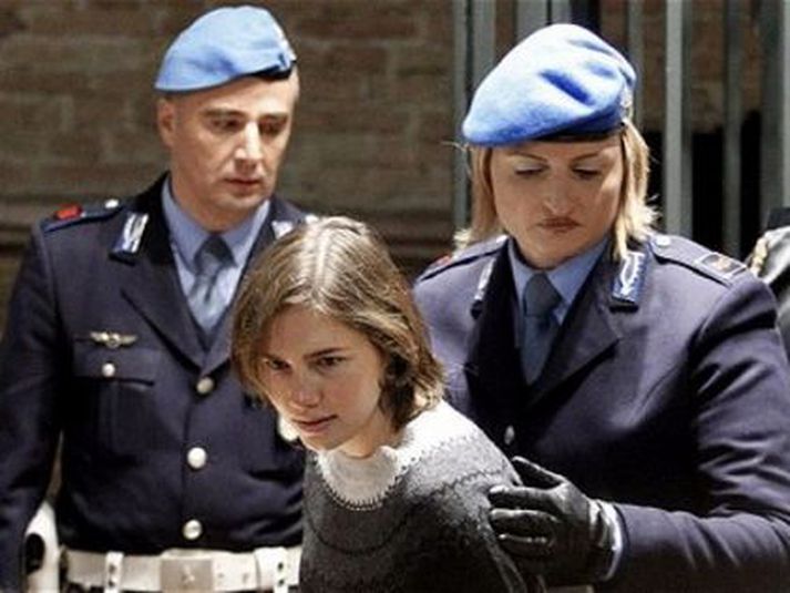 Amanda Knox mætir fyrir dómara