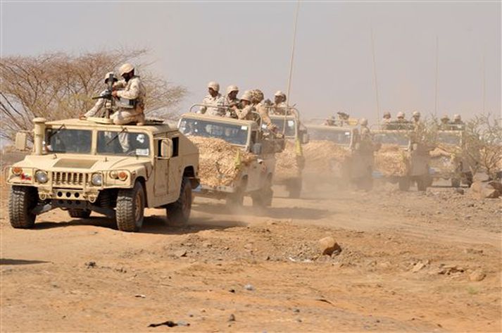 Hermenn frá Saudi-Arabíu á landamærunum að Jemen.