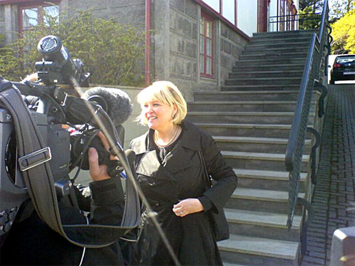 Guðfinna Bjarnadóttir fyrir utan Ráðherrabústaðinn í dag.