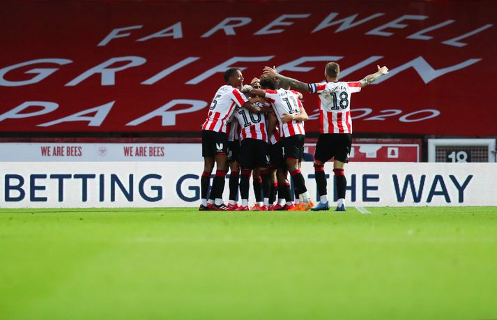 Tekst Brentford að fara upp í efstu deild á Englandi í fyrsta skipti síðan árið 1947?