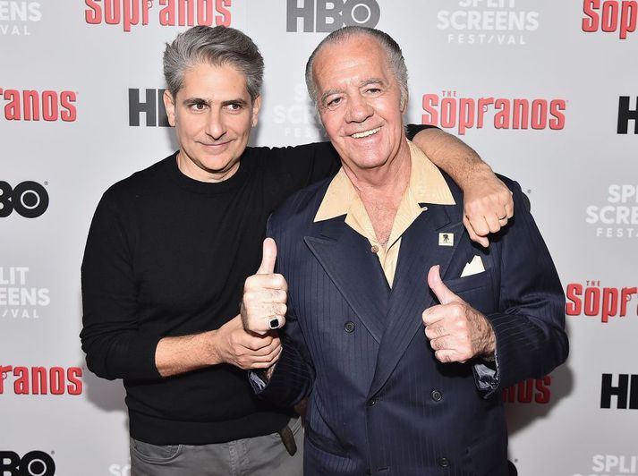 Tony Sirico (t.h.) ásamt Michael Imperioli sem lék með honum í The Sopranos. Imperioli greindi frá andláti Sirico í gær.