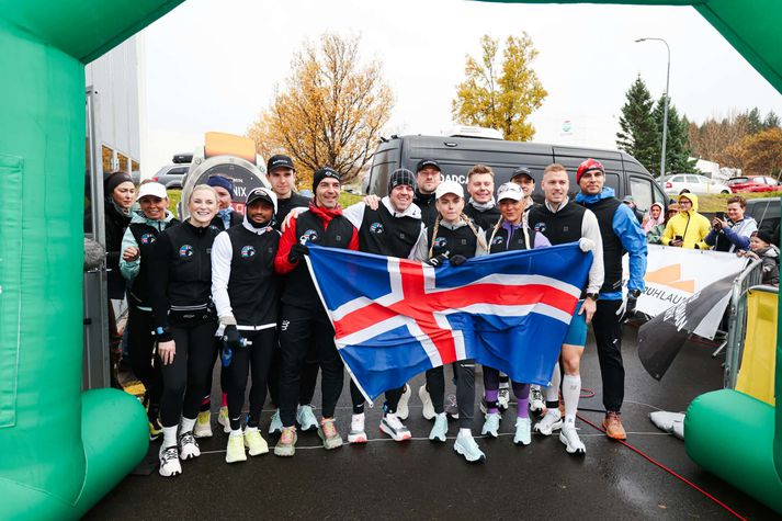 Landsliðið í Bakgarðshlaupi.