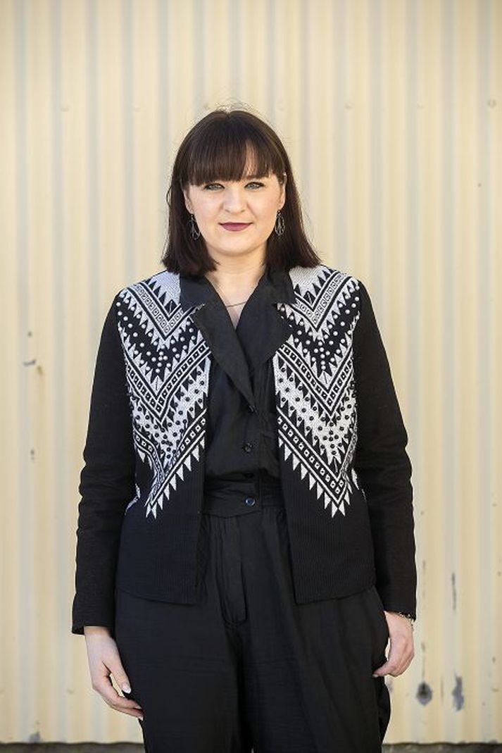 Svava Magdalena Arnarsdóttir hannaði á siðblindan mafíósa í lokaverkefni sínu í fatahönnun við LHÍ.