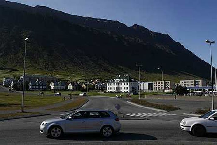 Frá Ísafirði. Í blaðinu er farið lofsamlegum orðum um náttúrufegurð Vestfjarða.