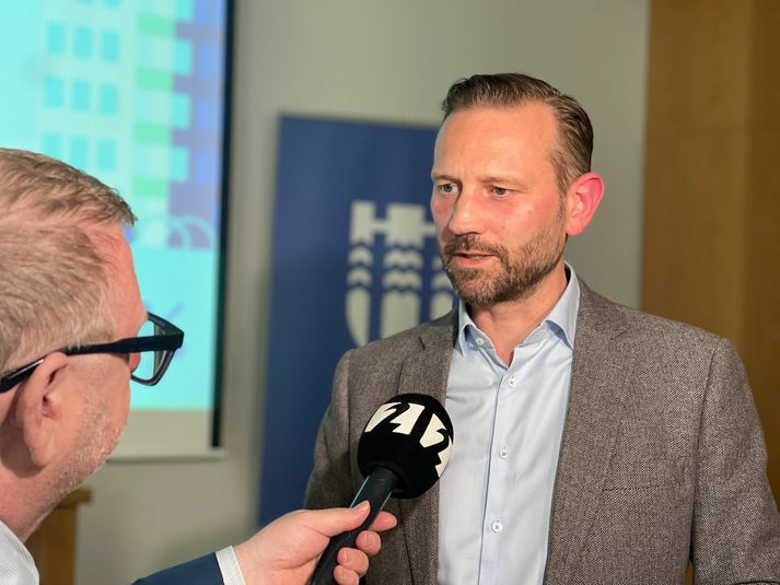 Einar Þorsteinsson borgarstjóri segir að það muni styrkja úthverfin að þétta byggðina þar með raðhúsum, einbýlishúsum og litlum blokkum.