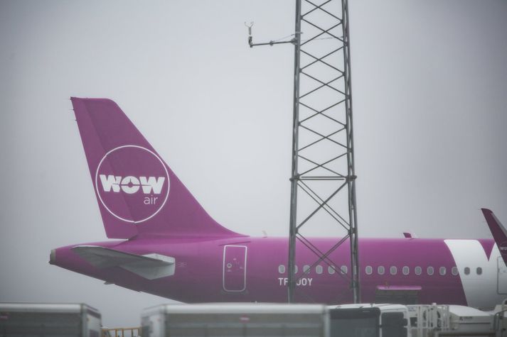 Forsvarsmenn WOW air skiluðu flugrekstrarleyfi félagsins til Samgöngustofu síðasta fimmtudagsmorgun, eftir að stærsti leigusalinn hafði fyrr um nóttina kyrrsett vélar félagsins vestanhafs, og var félagið gefið upp til gjaldþrotaskipta síðar um daginn. WOW air bættist þannig á lista yfir ríflega tuttugu flugfélög sem hafa farið í gjaldþrot á síðustu tólf mánuðum.