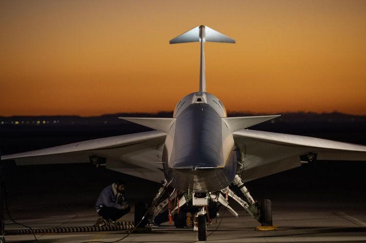 Með X-59 vonast starfsmenn NASA til að þróa leiðir til að rjúfa hljóðmúrinn án þeirra gífurlega láta sem því fylgir. Þá tækni gæti svo verið hægt að nýta í farþegaflug.