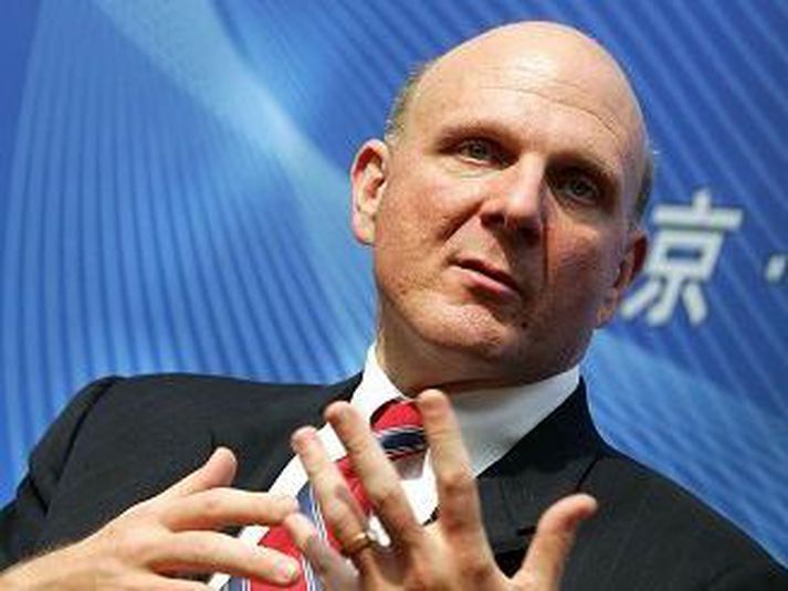 steve ballmer Kreppan víða um heim hefur snert svo afkomu hugbúnaðarrisans Microsoft að fyrirtækið hefur þurft að segja upp starfsfólki. Fréttablaðið/AFP