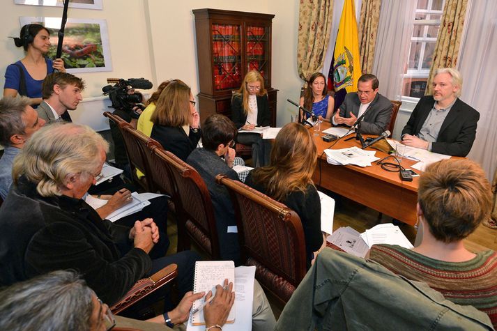 Frá blaðamannafundinum í sendiráði Ekvadors í London í morgun.