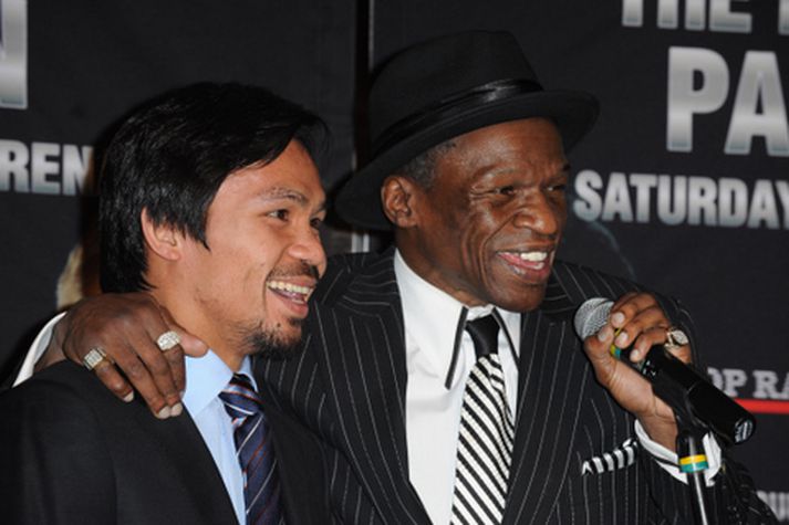 Manny Pacquiao og Floyd Mayweather  eldri fyrir bardaga þess fyrrnefnda gegn Ricky Hatton.