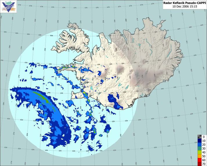 Ratsjármynd frá kl 15:15. Þrumuskýjabakkinn undan Reykjanesi sést vel