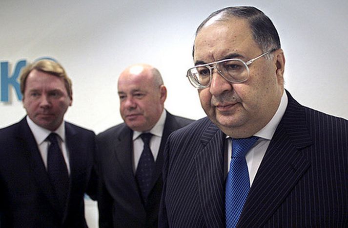 Alisher Usmanov er hér í forgrunni.