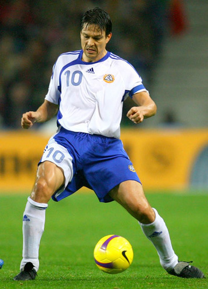 Jari Litmanen í leik með finnska landsliðinu í haust.