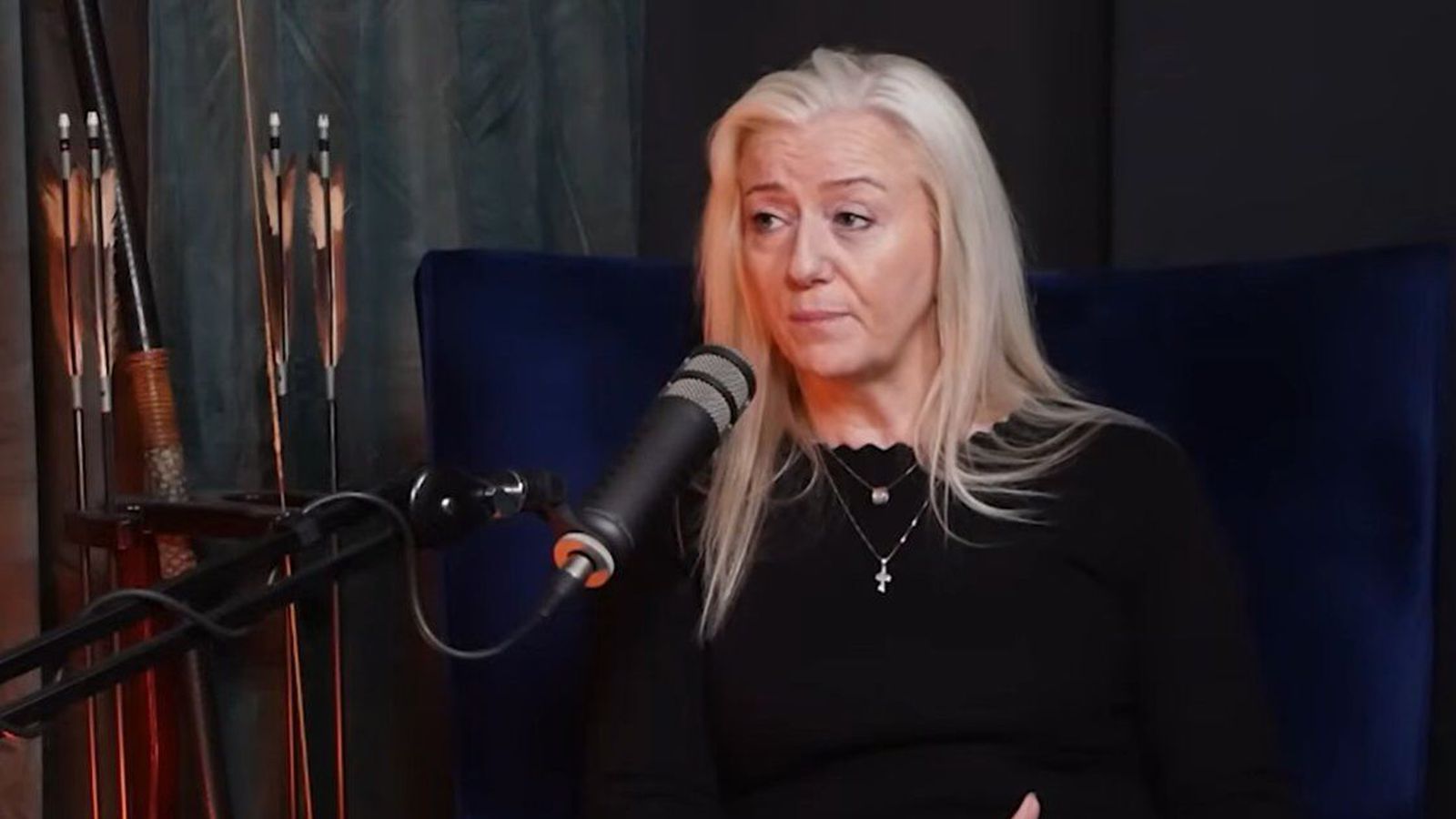 Á götunni ellefu ára og segir kerfið hafa gefist upp þegar hún var þrettán