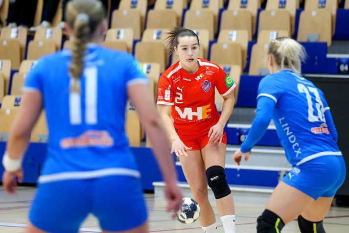 Elín Klara Þorkelsdóttir er frábær leikmaður og þrátt fyrir ungan aldur er hún að verða ein sú besta í Olís deild kvenna í handbolta.