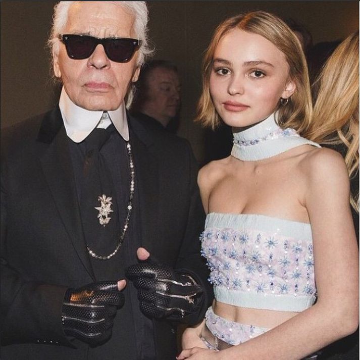 Lily-Rose Depp stal senunni á Chanel sýningunni á dögunum, hér ásamt sjálfum Karl Lagerfeld.