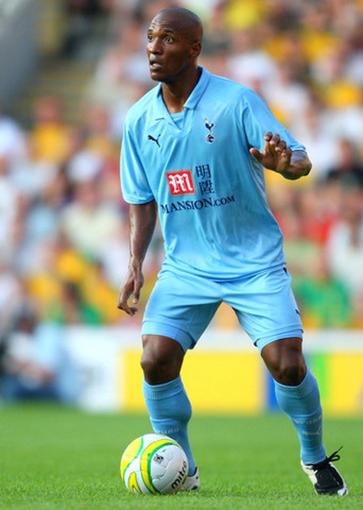 Gilberto í leik með Tottenham.