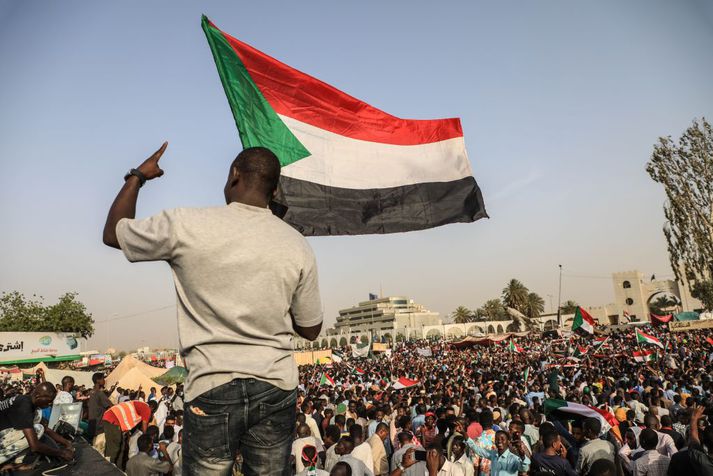 Mótmælendur á götum Khartoum.