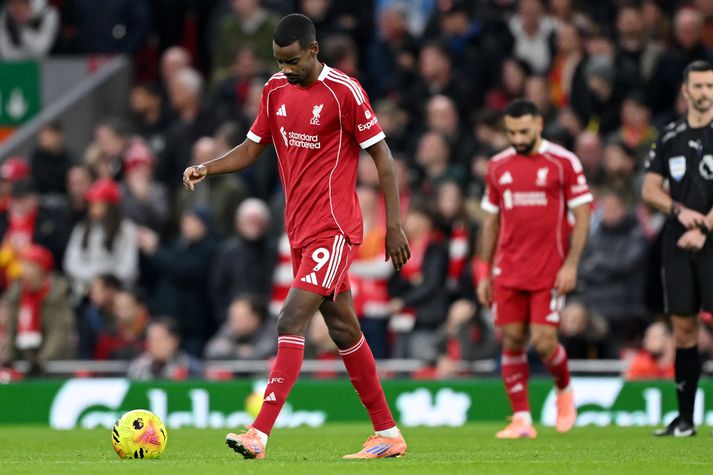 Alexander Isak hefur verið hræðilegur í búningi Liverpool til þessa en slök frammistaða hans í gær toppaði þó allt.