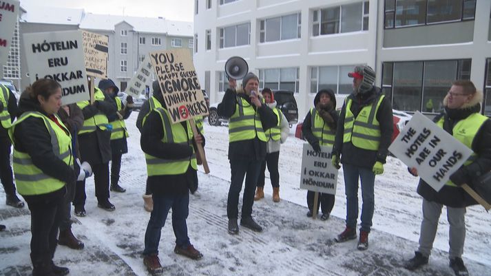 Liðsmenn Eflingar við eitt af sjö hótelum Íslandshótela þar sem félagsmenn eru í verkfalli.