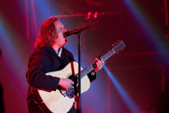 Tónleikum Lewis Capaldi hefur verið frestað.