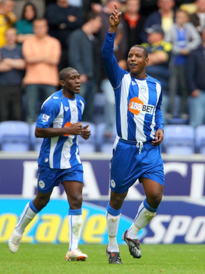 Titus Bramble fagnar marki fyrir Wigan.