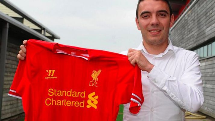 Iago Aspas eftir að hann skrifaði undir hjá Liverpool.