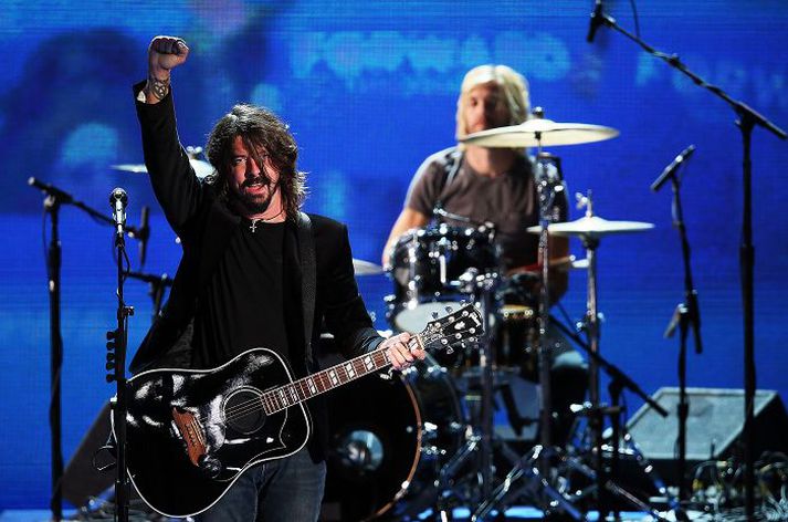 Arnar "Rokk" Friðriksson ætlar að feta í spor Dave Grohl á Gamla Gauknum í kvöld þegar heiðurstónleikar Foo Fighters fara þar fram.
