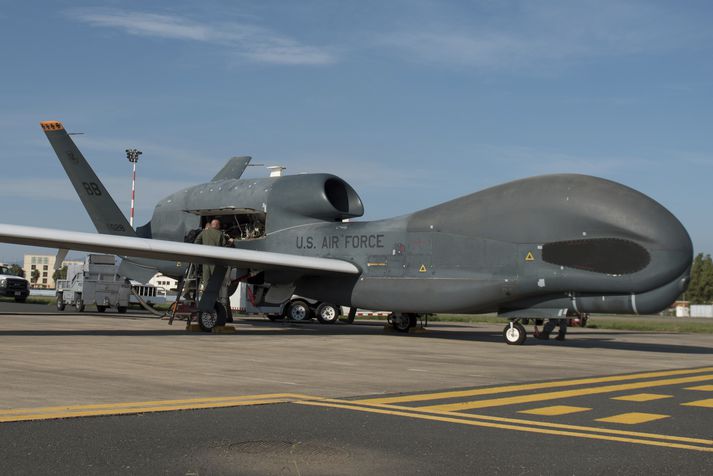 Hernaðarleg spenna á svæðinu hefur aukist til muna eftir að RQ-4A Global Hawk dróni Bandaríkjamanna var skotinn niður.