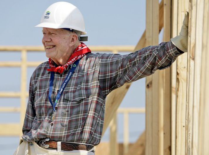 Jimmy Carter hefur dregið í land vegna ummæla um Bush