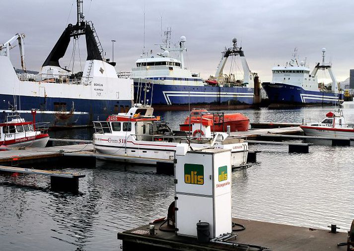 Hrávöruverð á olíu er komið undir 40 dollara á tunnuna.