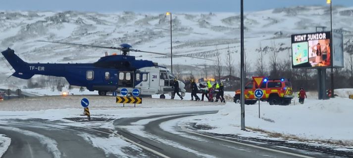 Ekki var hægt að flytja sjúklinginn til Reykjavíkur með bíl vegna veðurs.