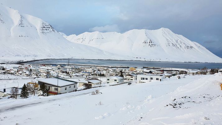 Það eru viðvaranir og óvissustig víða um land. Myndin er tekin í Ólafsfirði. 