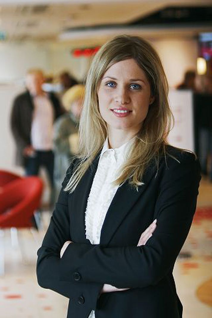 „Við gætum séð sveiflur og meiri veikingu á næstu dögum en ég held samt að krónan haldist sterk áfram út sumarið,“ segir Ragnhildur Jónsdóttir, sérfræðingur hjá Glitni.