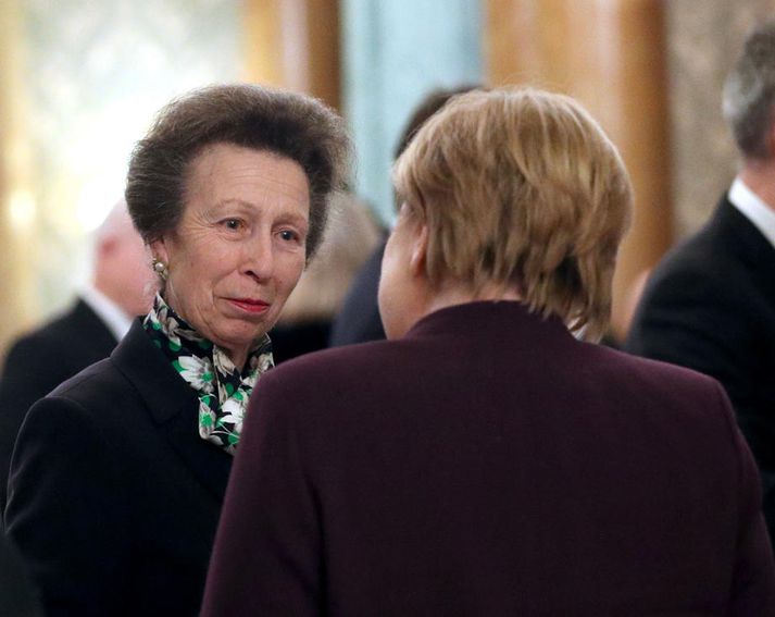 Anna prinsessa ræðir hér við Angelu Merkel, kanslara Þýskalands, í móttökunni á þriðjudag.